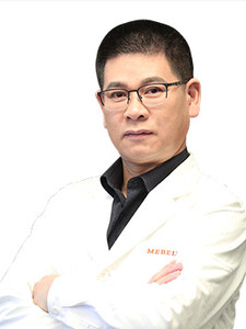 万旭辉