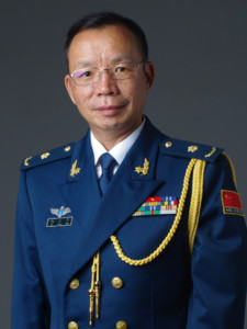 何小华