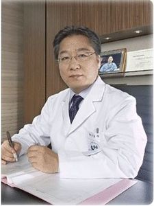 李庸国
