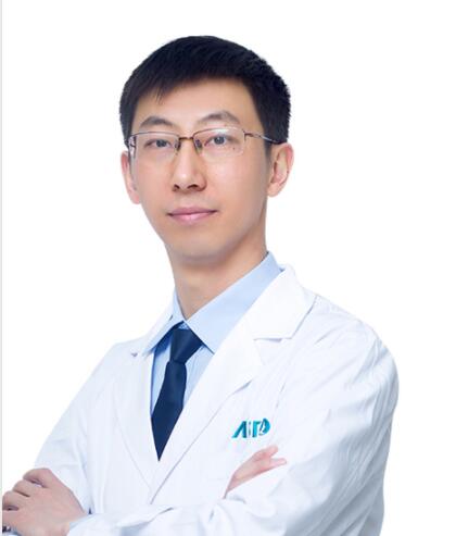 李弼伟